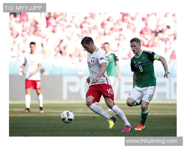 回顾上届足球明星的辉煌表现与影响力分析